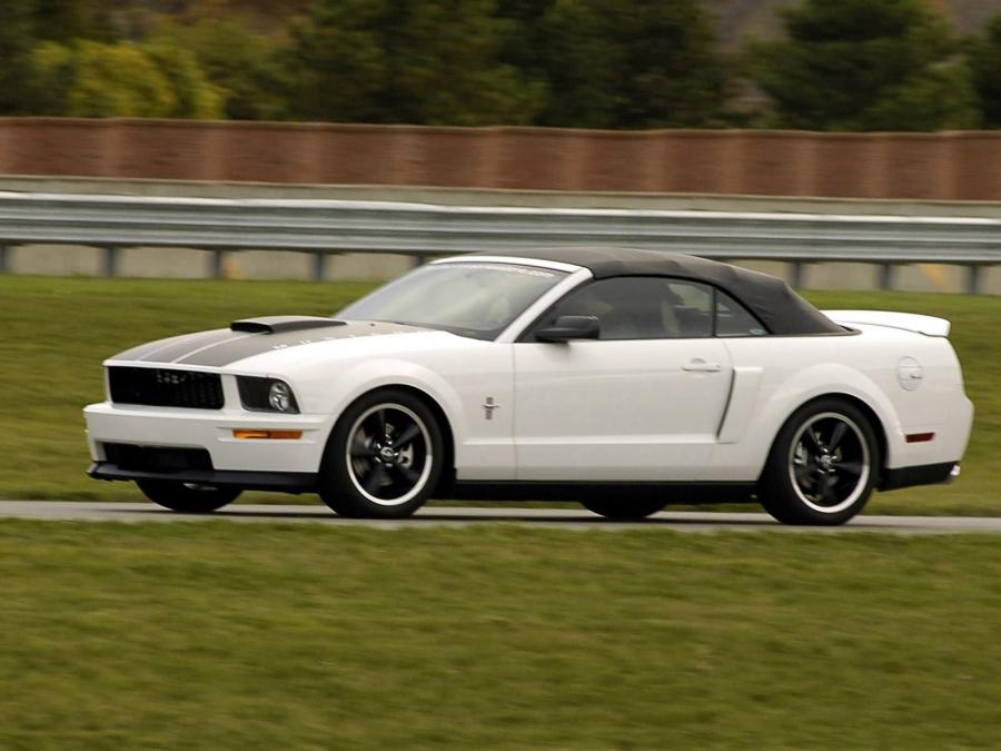  Ford Mustang GT Convertible 2006 года  (фото 23 из 27)